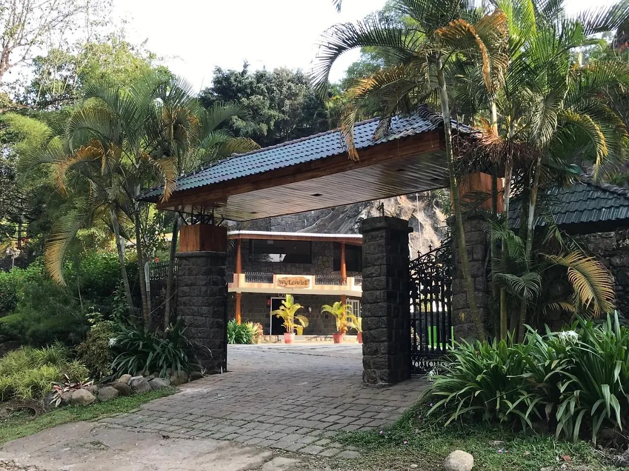 Wyte Mist Mountain Club Hotel Munnar