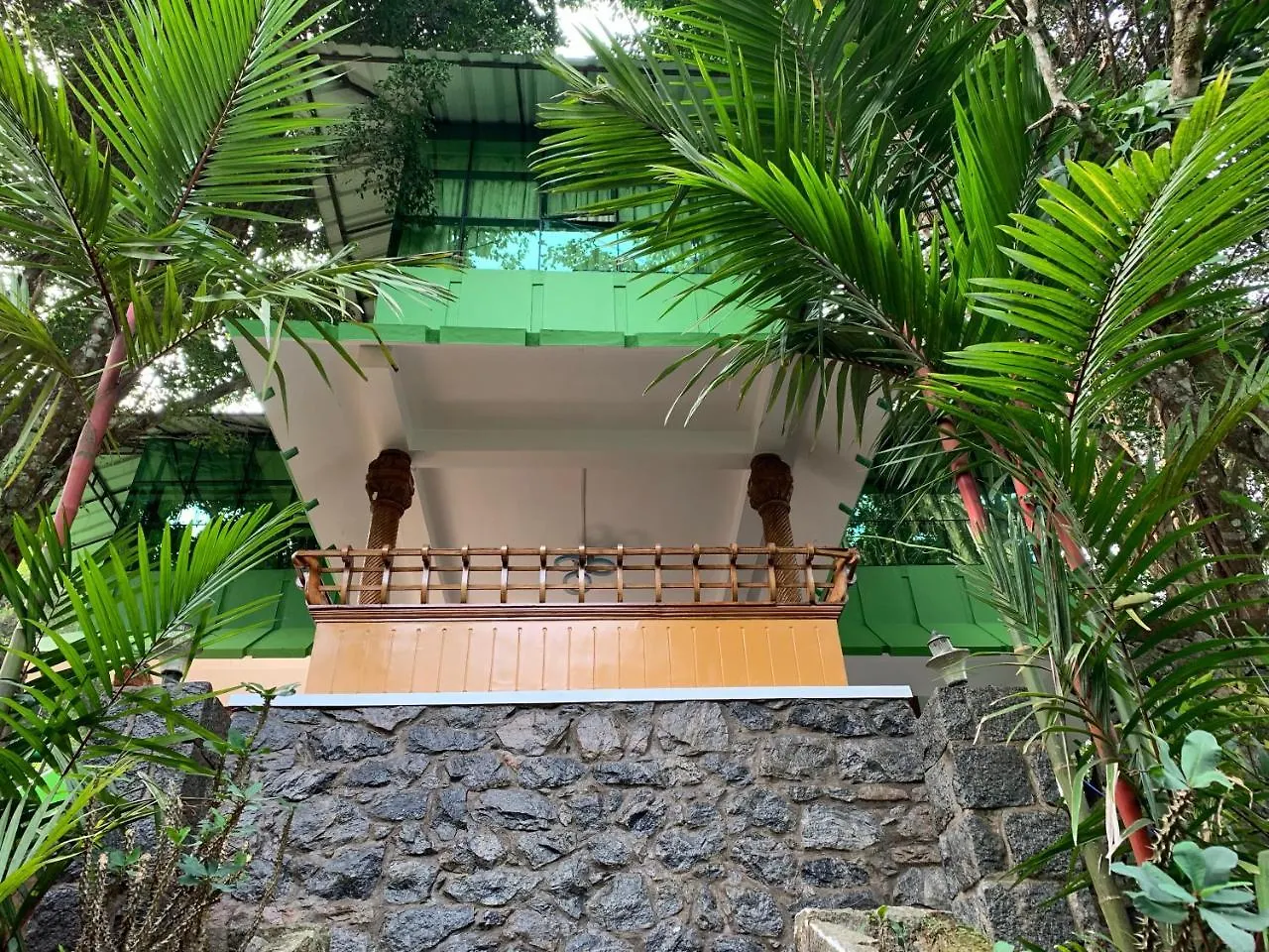 Wyte Mist Mountain Club Hotel Munnar India