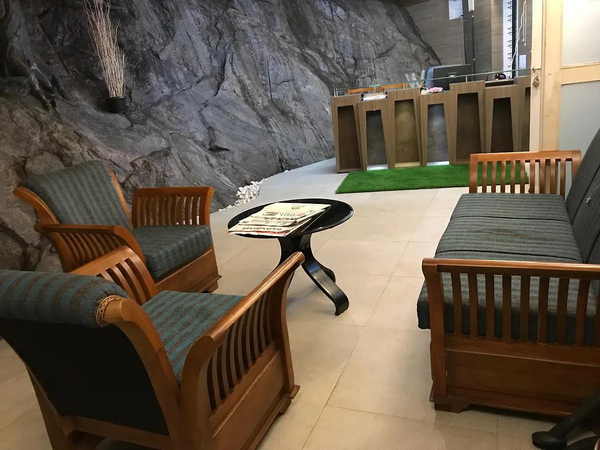 *** Resort Wyte Mist Mountain Club Hotel Munnar India