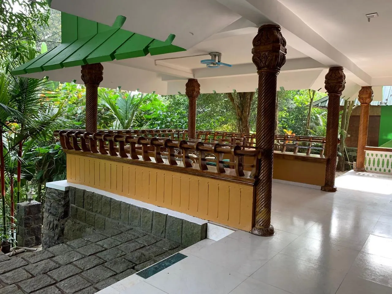 Wyte Mist Mountain Club Hotel Munnar