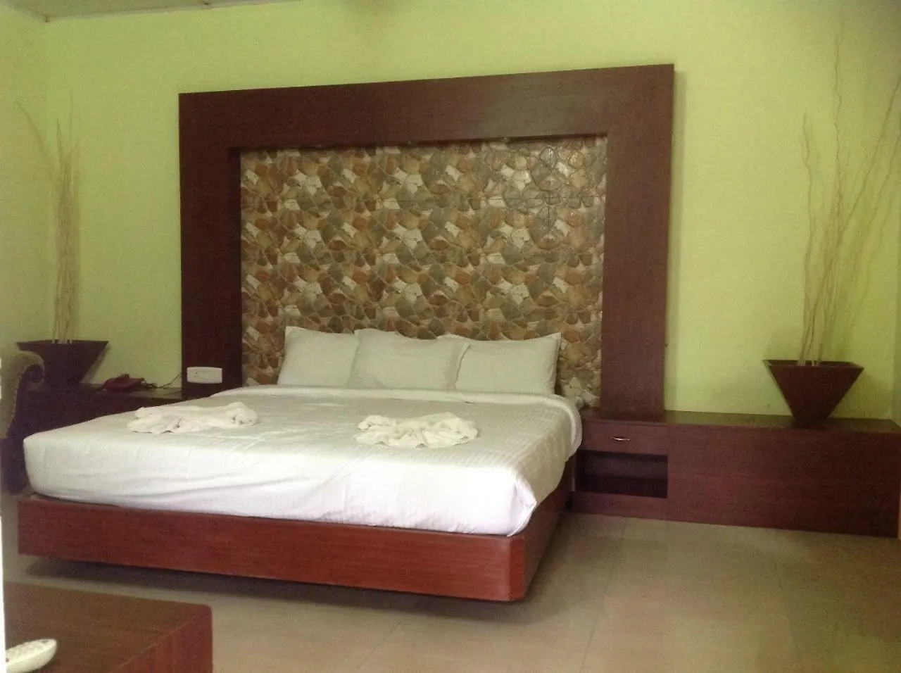 Wyte Mist Mountain Club Hotel Munnar Resort